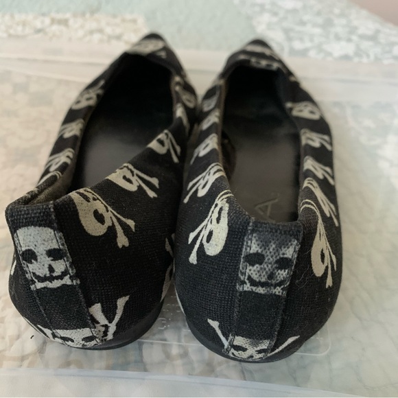 MIA skull flats size 7 - Picture 2 of 6